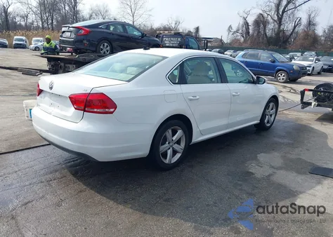 2012 Volkswagen Passat 2.5L Se z USA, uszkodzony, nr VIN 1VWBP7A35CC095001